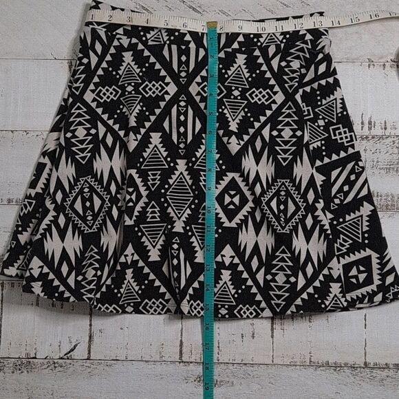 PINK Skater Mini Skirt - Picture 5 of 7